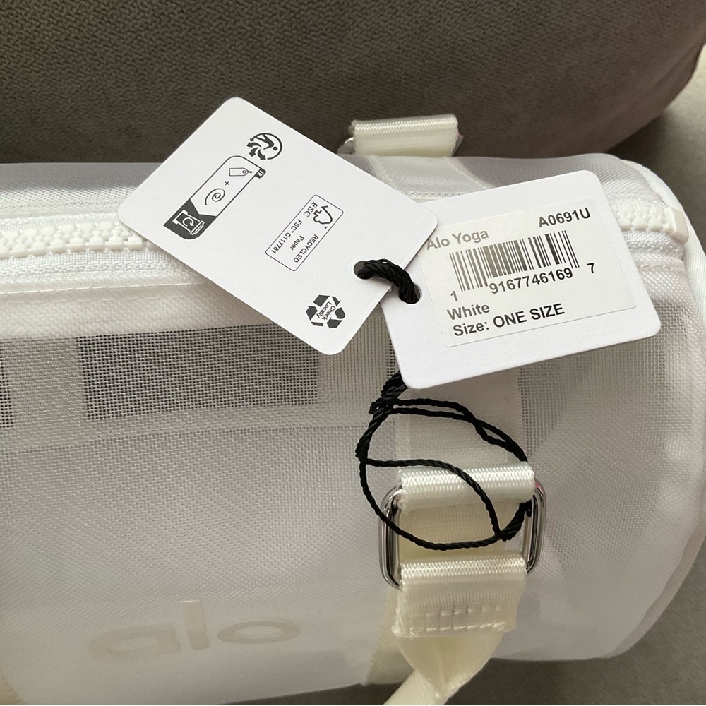 Alo Yoga Mini Sheer Duffle Bag White - Picture 4 of 10